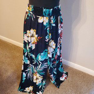 GM Fashion USA New Floral casual high waisted wide leg pants one size.